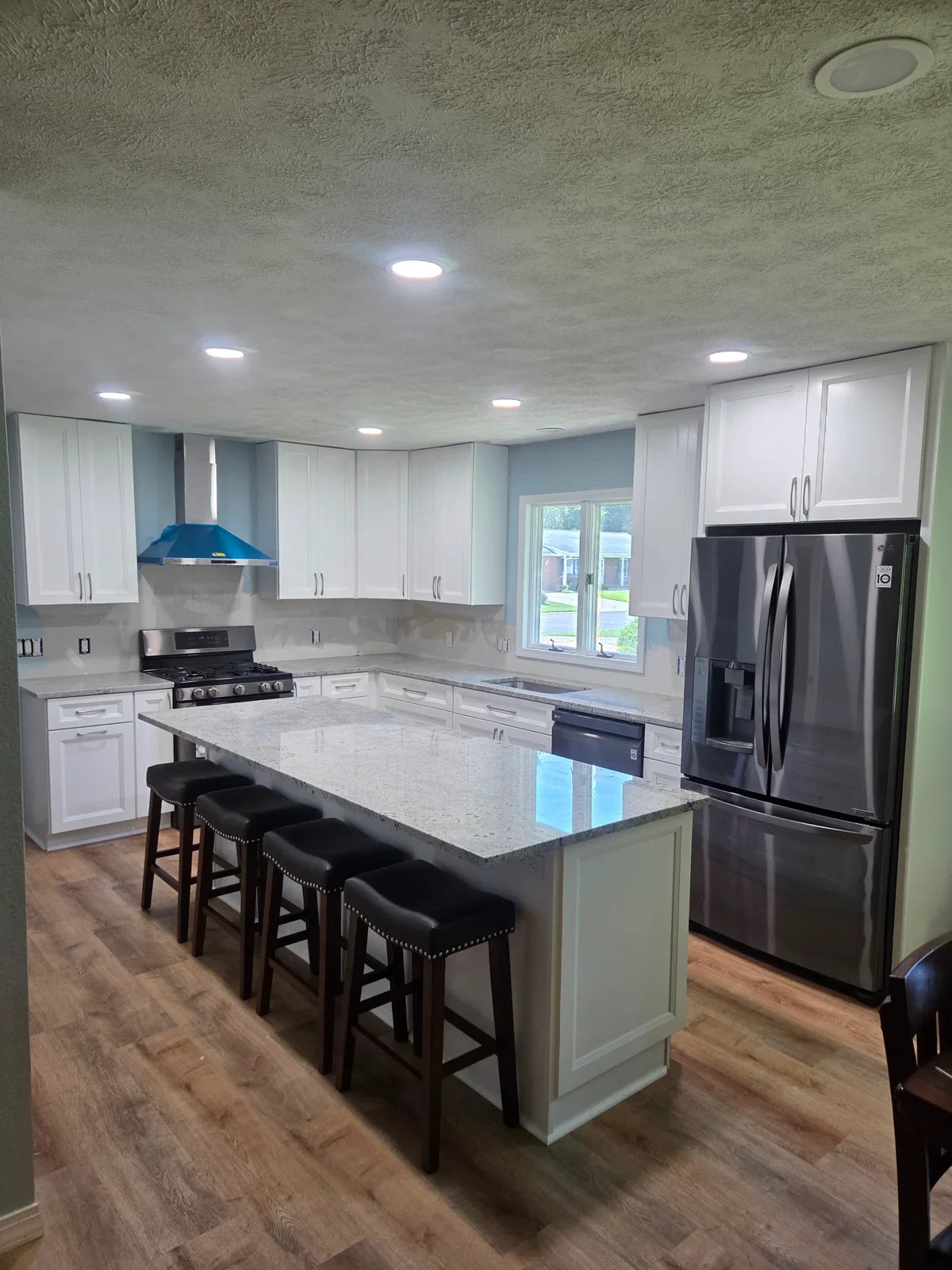 Aaron A.'s kitchen by STL Cabinetry